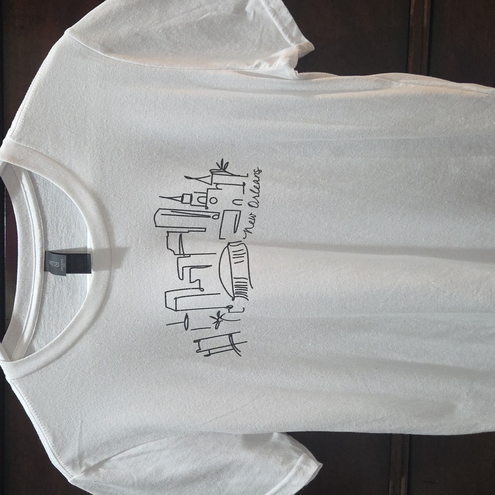 Cool Gildan Softstyle White T-Shirt With New Orleans Skyline/Superdome.